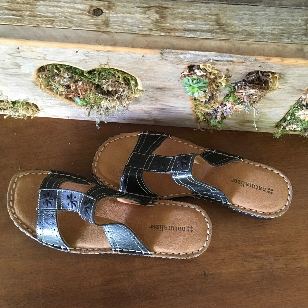 Naturalizer Black Leather Sandals size 9M - NEW!